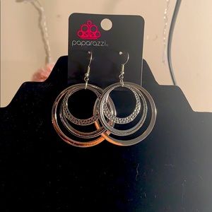 Layered silver earrings ✨